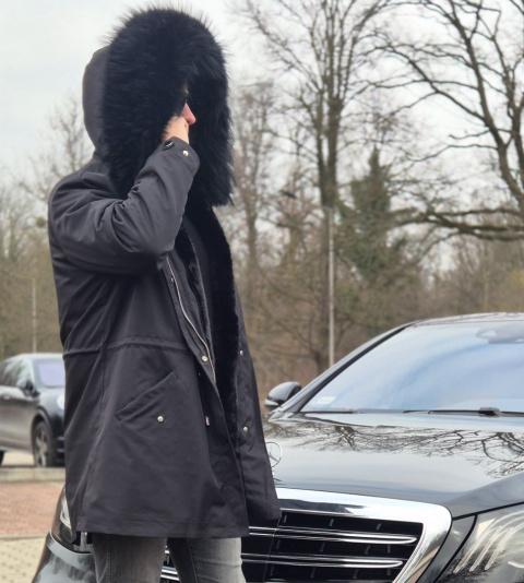 Parka męska czarna z czarnym futrem jenota Parka męska czarna z czarnym futrem jenota