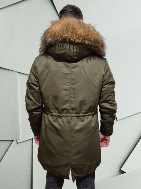 Parka męska w kolorze khaki z prawdziwym futrem z jenota rozmiar M Parka męska w kolorze khaki z prawdziwym futrem z jenota rozmiar M