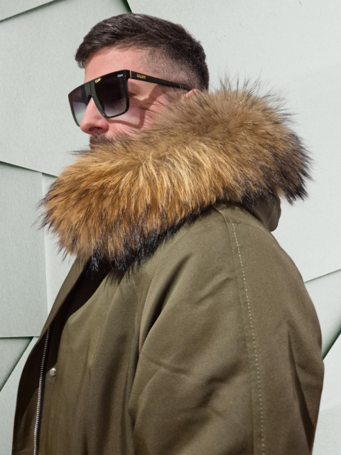 Parka męska w kolorze khaki z prawdziwym futrem z jenota Parka męska w kolorze khaki z prawdziwym futrem z jenota